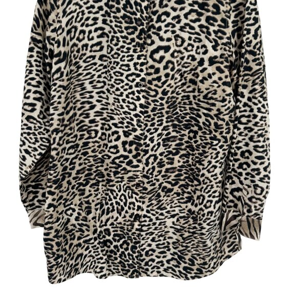 Chico's 2 Leopard Print Button-Up Shirt Long Sleeve Size large Cotton - Picture 5 of 9